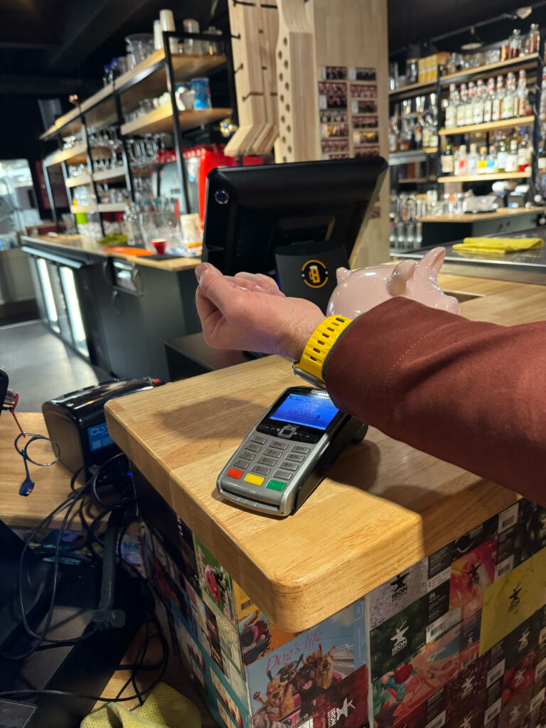 how to pay with your Apple Watch