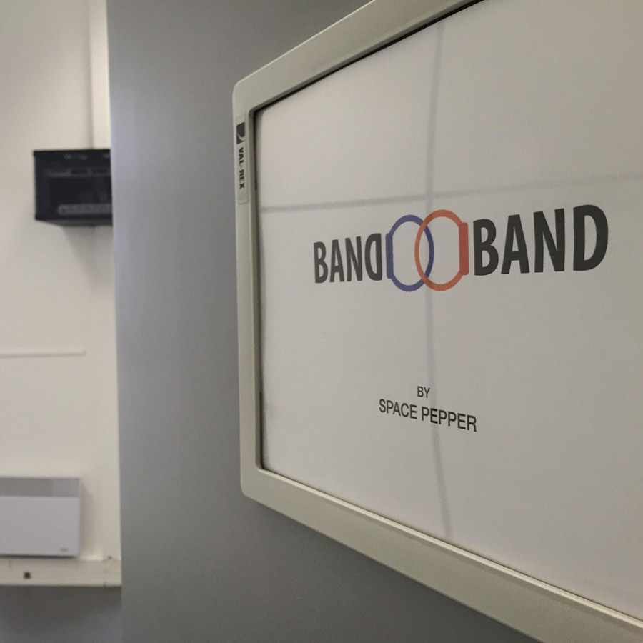 Le premier bureau Band-Band