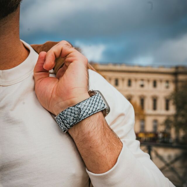 The bands Odyssée are entirely designed by nature so that each band is a unique piece 🌊#apple #applewatch #odyssee #upcycling #madeinfrance #cuirmarin #applewatchband #braceletapplewatchhttps://buff.ly/495kmyD